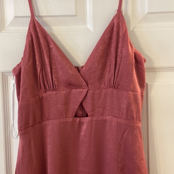 Lulus Dress length 57” bust 30” brand new with tag it is maxi dress and beautifu - Picture 4 of 17